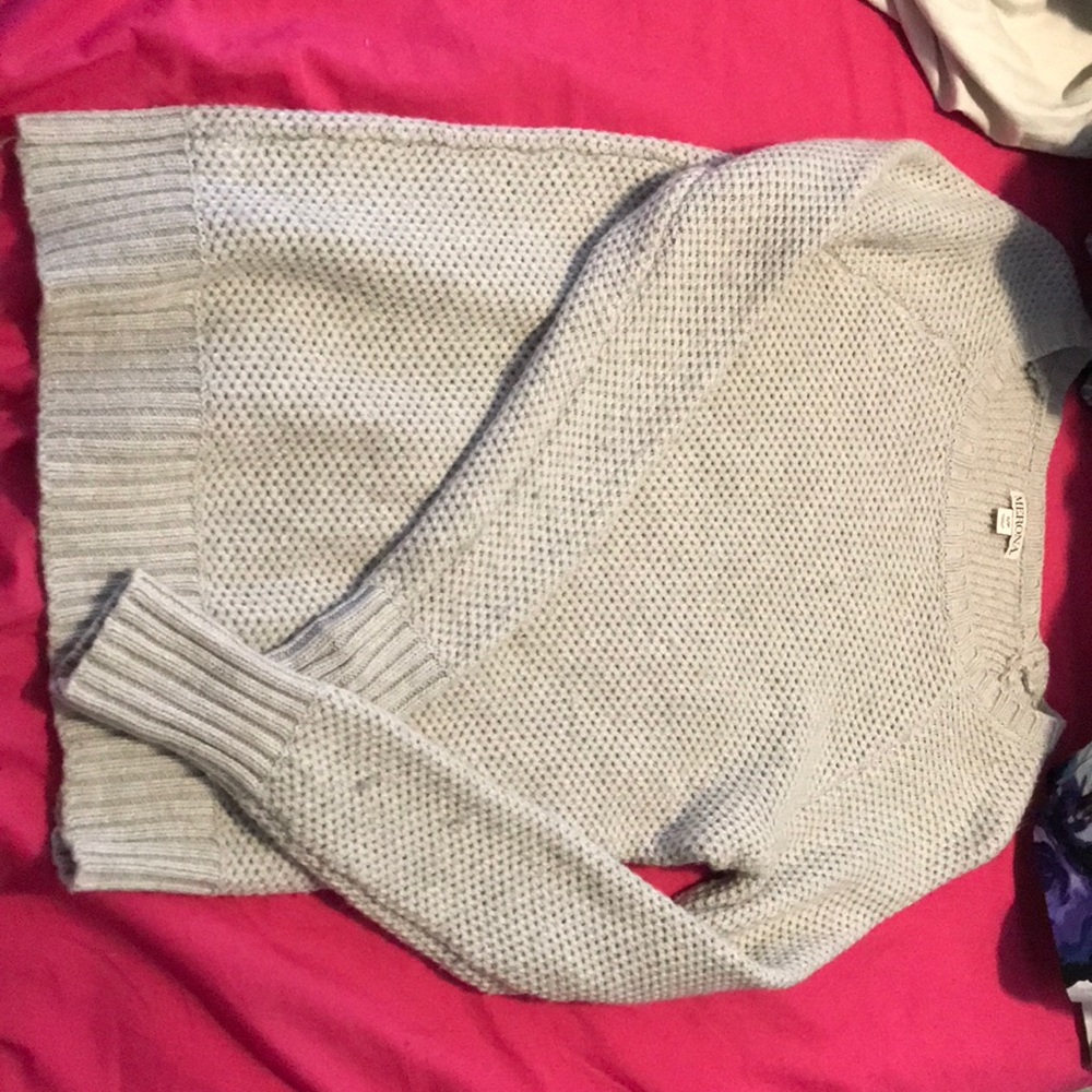 long sleeve grey sweater